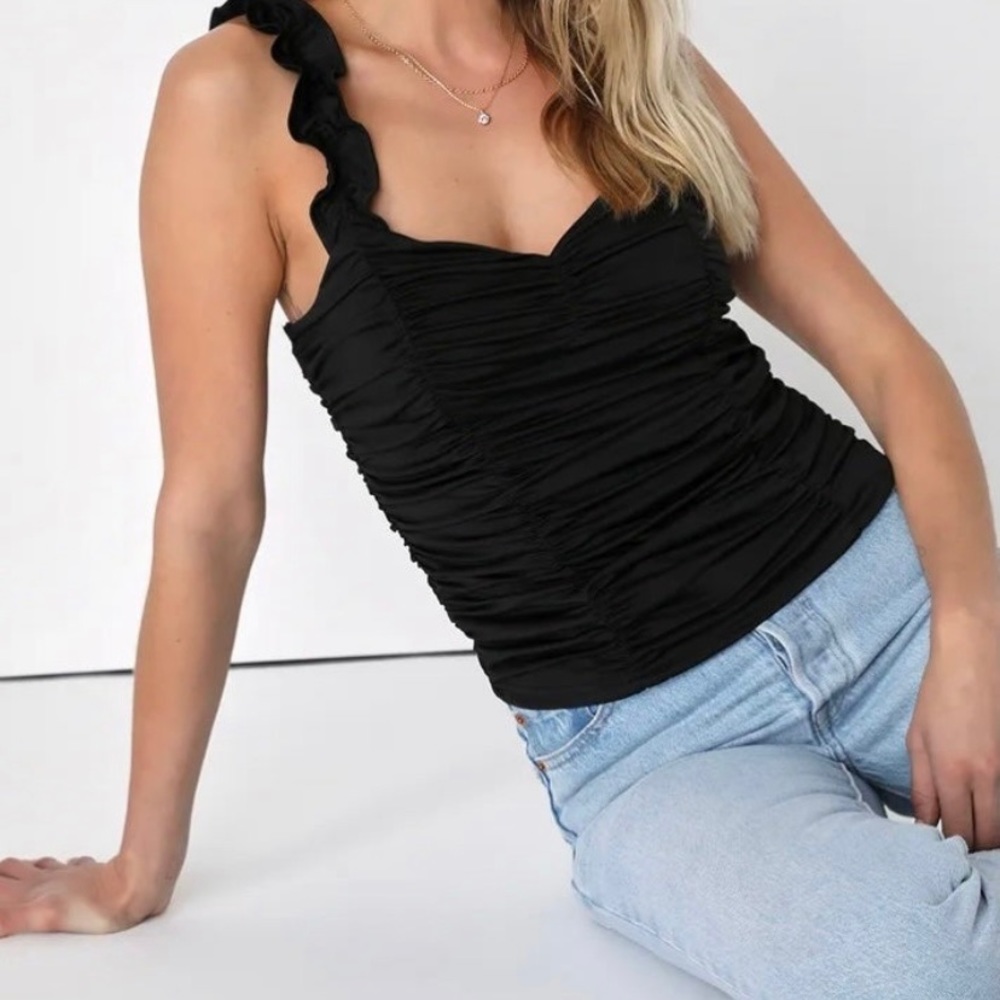 Lulu’s Women’s Ruched Tank - Picture 3 of 4